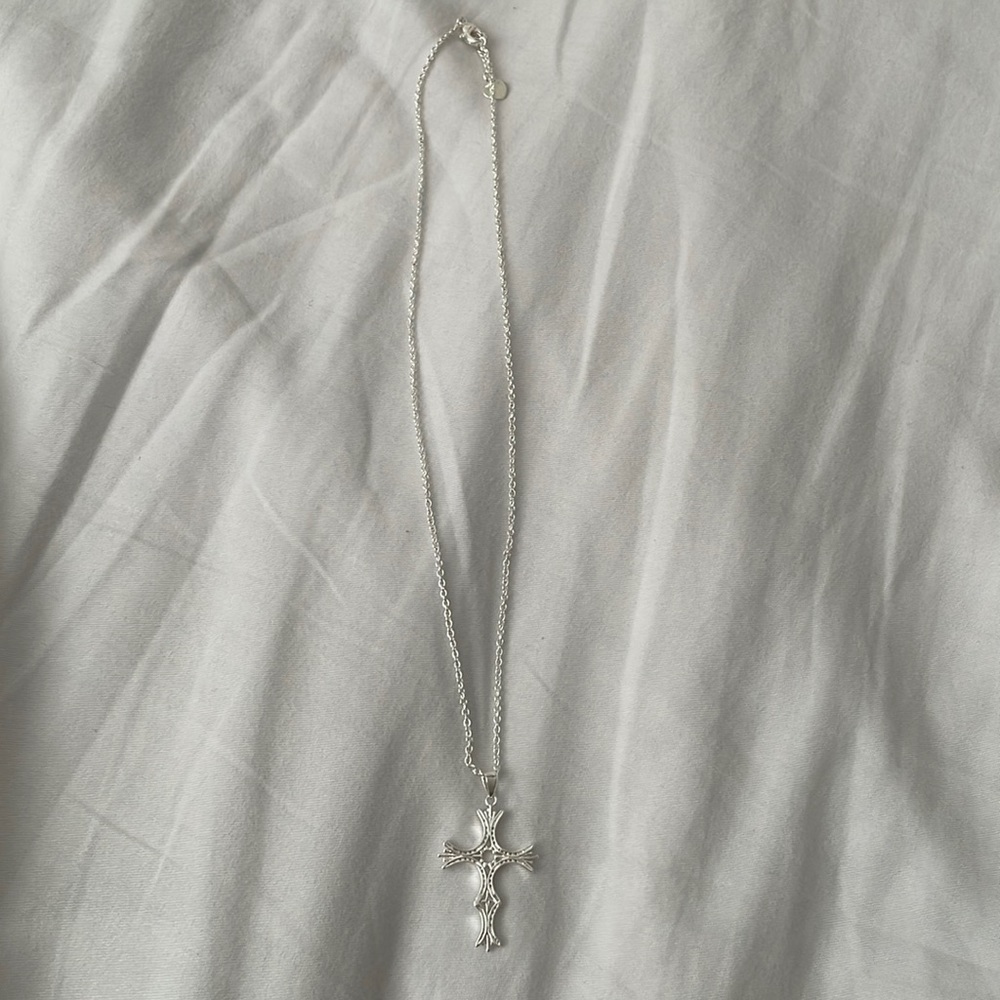 EvryJewels Cross Necklace
